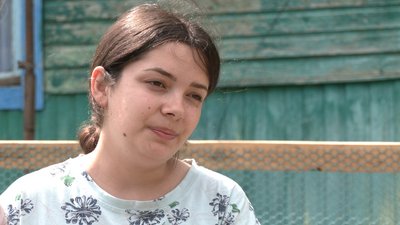 "Не можна було на вулицю вийти. Страшно було": як родина виїхала з села на Чернігівщині, що за 10 кілометрів з Росією "Не можна було на вулицю вийти. Страшно було": як родина виїхала з села на Чернігівщині, що за 10 кілометрів з Росією