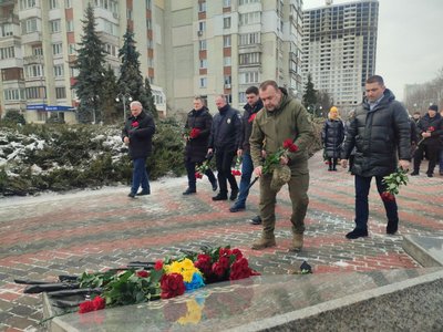 "Вони почали цю боротьбу": на Черкащині вшанували пам'ять Героїв Небесної Сотні "Вони почали цю боротьбу": на Черкащині вшанували пам'ять Героїв Небесної Сотні