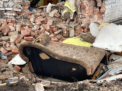 "Боже, де ми тепер будемо жити": репортаж з будинку, що став епіцентром влучання ударного дрона "Боже, де ми тепер будемо жити": репортаж з будинку, що став епіцентром влучання ударного дрона