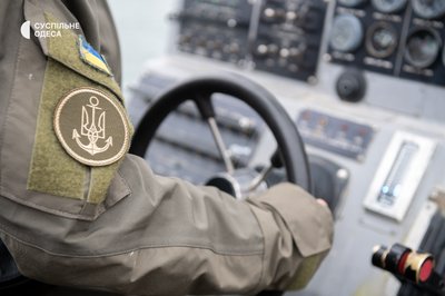 "Тут зона бойових дій": як морпіхи ВМС шукають небезпечні об’єкти під водою біля Одеси "Тут зона бойових дій": як морпіхи ВМС шукають небезпечні об’єкти під водою біля Одеси