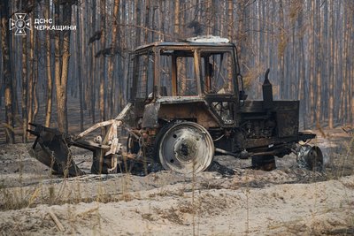На Черкащині пʼяту добу продовжують гасити лісову пожежу На Черкащині пʼяту добу продовжують гасити лісову пожежу
