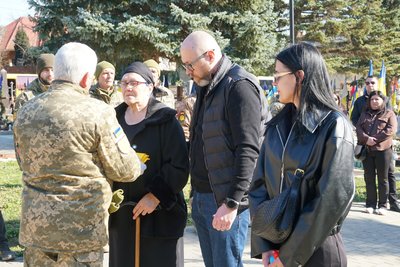 В Ужгороді попрощалися із захисником Михайлом Швандою В Ужгороді попрощалися із захисником Михайлом Швандою