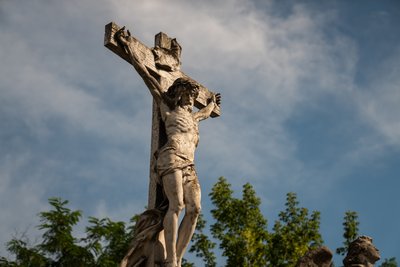 Історії вулиць, храмів, міських муралів: у Сумах організовують благодійні екскурсії