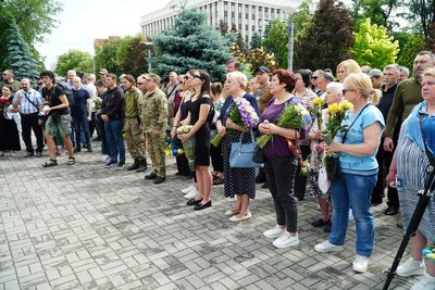 "Завжди робив так, аби бути першим". У Дніпрі попрощалися з загиблим на війні Денисом Капітуровим "Завжди робив так, аби бути першим". У Дніпрі попрощалися з загиблим на війні Денисом Капітуровим