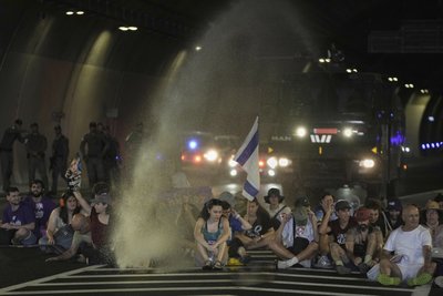 Протест в Ізраїлі: сотні тисяч учасників вимагали звільнення заручників у Газі Протест в Ізраїлі: сотні тисяч учасників вимагали звільнення заручників у Газі