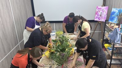 Опанування нових професій за 2 місяці: як працює центр освіти для дорослих у Вознесенську Опанування нових професій за 2 місяці: як працює центр освіти для дорослих у Вознесенську