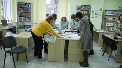 Діляться досвідом та емоціями: клуб вишивальниць у Вінниці об'єднав понад 40 жінок Діляться досвідом та емоціями: клуб вишивальниць у Вінниці об'єднав понад 40 жінок