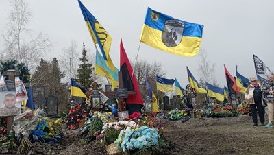 "Мріяв зробити крутий музичний фестиваль". У Кривому Розі попрощалися із загиблим бійцем Миколою Оранським "Мріяв зробити крутий музичний фестиваль". У Кривому Розі попрощалися із загиблим бійцем Миколою Оранським