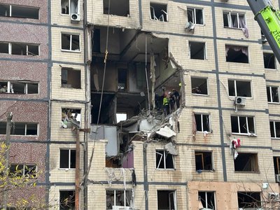 Удар РФ по багатоповерхівці у Дніпрі: що розповіли місцеві жителі