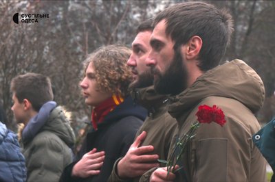 В одеській школі на честь загиблого військового відкрили меморіальну дошку В одеській школі на честь загиблого військового відкрили меморіальну дошку