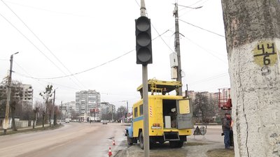 У Житомирі встановлюють безперебійники на світлофори У Житомирі встановлюють безперебійники на світлофори