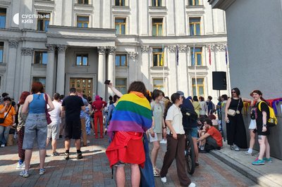 Благодійно-освітній захід: у центрі Києва організували Парк КиївПрайд Благодійно-освітній захід: у центрі Києва організували Парк КиївПрайд