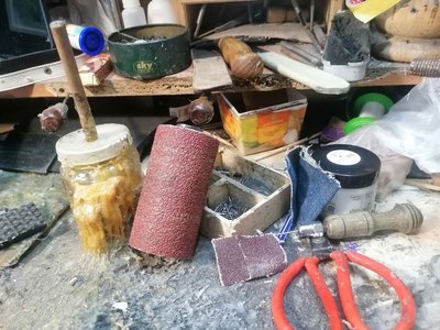 "Складні ремонти мене чіпляють": історія чоботаря з Луцька, який рятує старе взуття "Складні ремонти мене чіпляють": історія чоботаря з Луцька, який рятує старе взуття