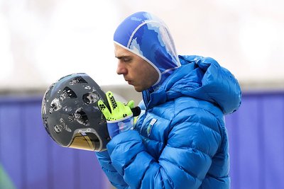 Владислав Гераскевич із "шоломом пам'яті" на Олімпіаді-2026 Владислав Гераскевич із "шоломом пам'яті" на Олімпіаді-2026