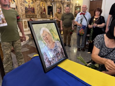 Прощання із Тамарою Пивовар: що згадують рідні про жертву обстрілу ТЦК 3 липня Прощання із Тамарою Пивовар: що згадують рідні про жертву обстрілу ТЦК 3 липня