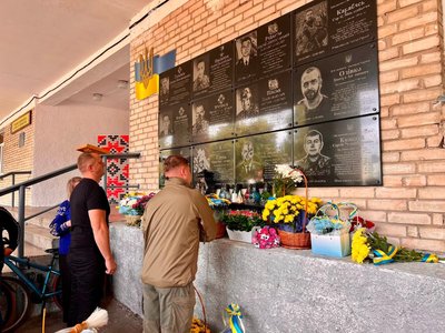 У місті Володимирі на Волині відкрили меморіальні дошки шістьом загиблим на війні воїнам У місті Володимирі на Волині відкрили меморіальні дошки шістьом загиблим на війні воїнам