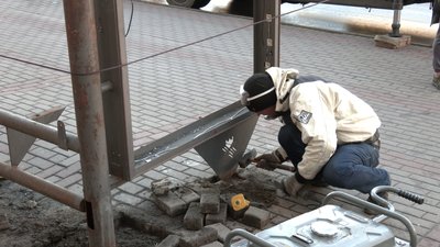 чому демонтували зупинки на Театральній площі у Рівному чому демонтували зупинки на Театральній площі у Рівному