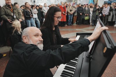Як у метро Харкова грали Баха Як у метро Харкова грали Баха