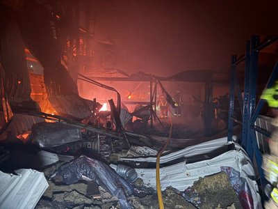Дронова атака РФ на Одещину: двоє загиблих, п’ятеро поранених, пошкоджені будинки та портова інфраструктура Дронова атака РФ на Одещину: двоє загиблих, п’ятеро поранених, пошкоджені будинки та портова інфраструктура
