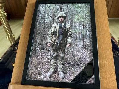 У Херсоні попрощалися із солдатом Русланом Кучеренком У Херсоні попрощалися із солдатом Русланом Кучеренком