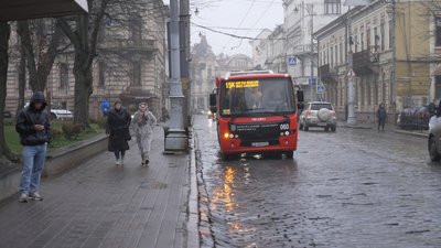 "Водіїв з одного маршруту — на інший": інтервʼю з директором Чернівецького тролейбусного управління Оробцем "Водіїв з одного маршруту — на інший": інтервʼю з директором Чернівецького тролейбусного управління Оробцем