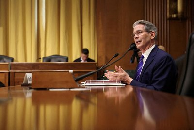 Міністр фінансів США Скотт Бессент під час слухань фінансового комітету Сенату Міністр фінансів США Скотт Бессент під час слухань фінансового комітету Сенату