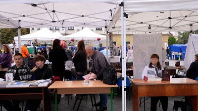 «Підтримати українську книгу»: у Житомирі стартував книжковий форум «Відсіч. Право на гідність» «Підтримати українську книгу»: у Житомирі стартував книжковий форум «Відсіч. Право на гідність»