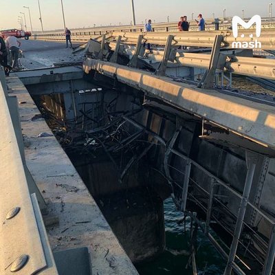 "Надзвичайна подія" на Кримському мосту: що відомо "Надзвичайна подія" на Кримському мосту: що відомо