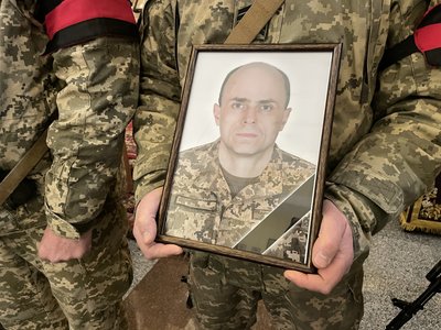 У Полтаві попрощалися із воїнами Олександром Нагоренським та Владиславом Биковим У Полтаві попрощалися із воїнами Олександром Нагоренським та Владиславом Биковим