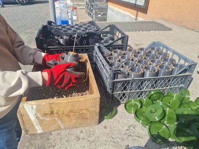 На Житомирщині батько з синами виготовляють складові до дронів На Житомирщині батько з синами виготовляють складові до дронів