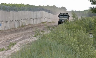 "Зуби дракона", мінні поля і протитанкові рови: як на Волині укріплений держкордон із Білоруссю "Зуби дракона", мінні поля і протитанкові рови: як на Волині укріплений держкордон із Білоруссю