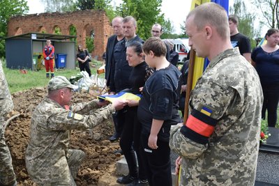 На Закарпатті попрощалися із захисником Миколою Даніловим На Закарпатті попрощалися із захисником Миколою Даніловим