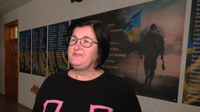 "Для мене це честь": як у Хмельницькому ліцеї вшановують пам’ять Артема Мазура "Для мене це честь": як у Хмельницькому ліцеї вшановують пам’ять Артема Мазура