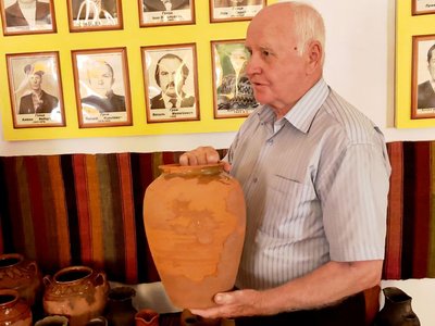 Від 257 майстрів до двох: історія села гончарів на Буковині Від 257 майстрів до двох: історія села гончарів на Буковині