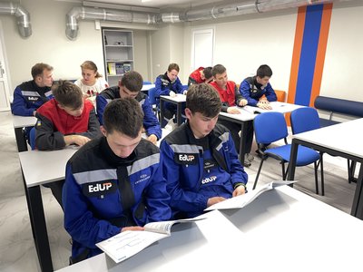 Училище в Полтаві, яке постраждало від обстрілу, отримало нове укриття Училище в Полтаві, яке постраждало від обстрілу, отримало нове укриття