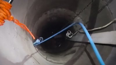 На Хмельниччині врятували жінку, яка впала в 7 метровий колодязь На Хмельниччині врятували жінку, яка впала в 7 метровий колодязь