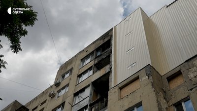 "Своїми силами все робимо": як живе одеська багатоповерхівка через рік після російської атаки "Своїми силами все робимо": як живе одеська багатоповерхівка через рік після російської атаки