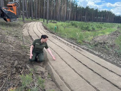 Пожежі через обстріли: як лісівники на Черкащині працюють у пожежонебезпечний період Пожежі через обстріли: як лісівники на Черкащині працюють у пожежонебезпечний період