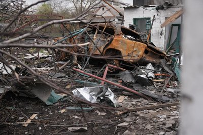 "Страшно... Трусяться і ноги, і руки, і все на світі". Репортаж з прифронтового Чаплиного на Дніпропетровщині "Страшно... Трусяться і ноги, і руки, і все на світі". Репортаж з прифронтового Чаплиного на Дніпропетровщині