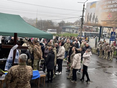На Черкащині попрощалися із загиблим поблизу Костянтинівки захисником На Черкащині попрощалися із загиблим поблизу Костянтинівки захисником