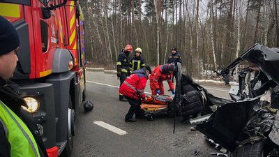 В Ніжинському районі на Чернігівщині внаслідок ДТП загинула пасажирка легковика В Ніжинському районі на Чернігівщині внаслідок ДТП загинула пасажирка легковика