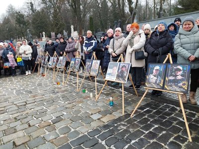 "Скорботна коляда": у Львові вшанували загиблих військових "Скорботна коляда": у Львові вшанували загиблих військових