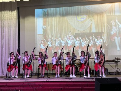 "Україна – це ми": школа мистецтв на Черкащині зібрала 12 тисяч гривень на потреби ЗСУ "Україна – це ми": школа мистецтв на Черкащині зібрала 12 тисяч гривень на потреби ЗСУ
