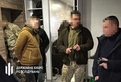 Ймовірно викрали понад 100 тонн дизельного пального, яке призначалось ЗСУ: підозрюють групу людей, серед яких військові Ймовірно викрали понад 100 тонн дизельного пального, яке призначалось ЗСУ: підозрюють групу людей, серед яких військові