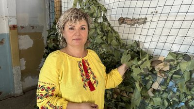 Незламна жінка: як Оксана Гнедько відновлює постраждалі села Миколаївщини під час війни Незламна жінка: як Оксана Гнедько відновлює постраждалі села Миколаївщини під час війни