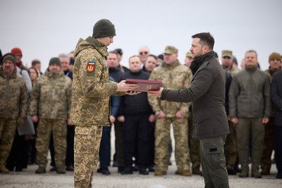 "Ось граната, чека — в полон не здамся": інтервʼю з Героєм України Денисом Чубаревим "Ось граната, чека — в полон не здамся": інтервʼю з Героєм України Денисом Чубаревим