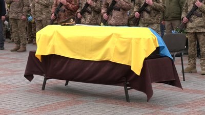 З військовими Михайлом Лебедевим та Олександром Юхимцем попрощалися у Рівному З військовими Михайлом Лебедевим та Олександром Юхимцем попрощалися у Рівному