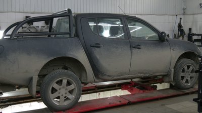 На автомайстерні переробляють авто під ветеранів із пораненням та ремонтують автівки На автомайстерні переробляють авто під ветеранів із пораненням та ремонтують автівки
