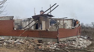 Житловий будинок горить після російського обстрілу Криворіжжя, Донецька область 9 грудня 2025 рік Житловий будинок горить після російського обстрілу Криворіжжя, Донецька область 9 грудня 2025 рік