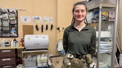 Медикиня добровольчого батальйону "Госпітальєри" Марічка Донецька область 26 червня 2025 рік Медикиня добровольчого батальйону "Госпітальєри" Марічка Донецька область 26 червня 2025 рік